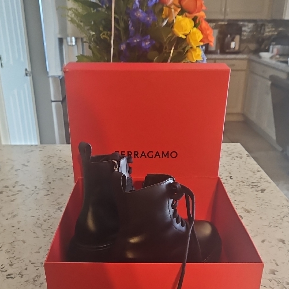 Ferragamo NEW Black Leather Boots Full Inclusion - Unisex